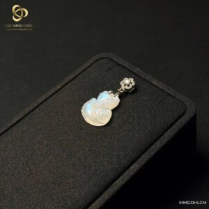 Mặt hồ ly chúa Moonstone móc mạ vàng
