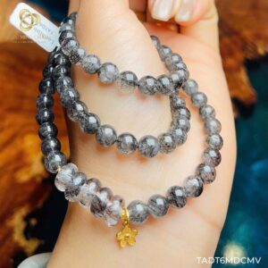 Thạch anh tóc đen 6 Ly mix điếu – Charm hoa mạ vàng